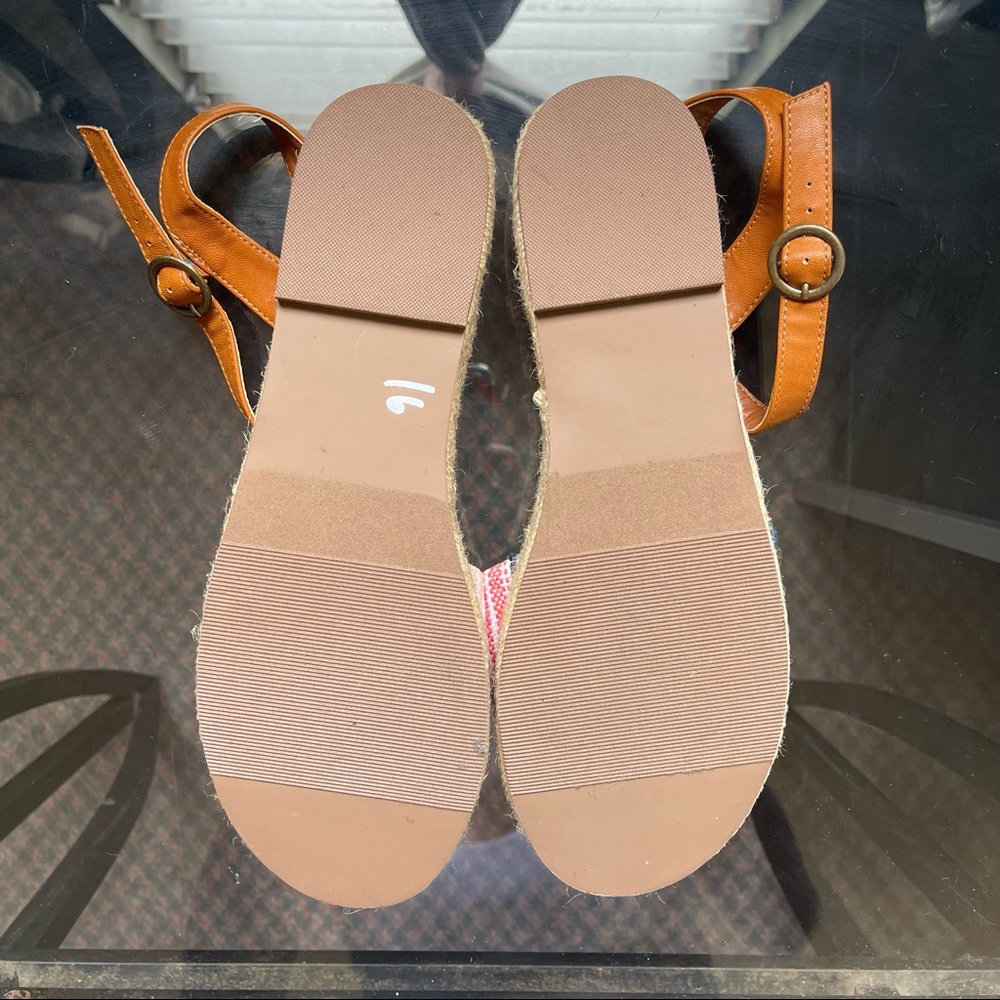Multi-color Platform Sandals - Picture 2 of 4